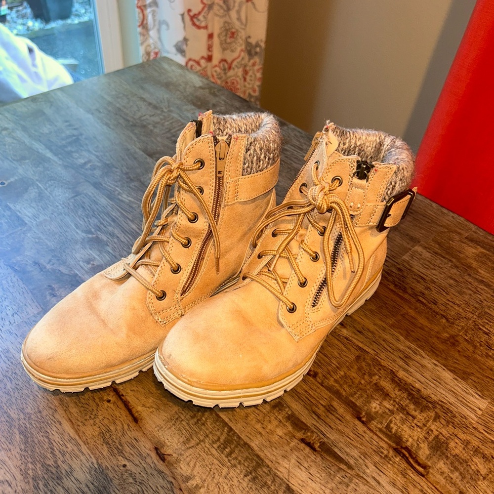 Winter boots